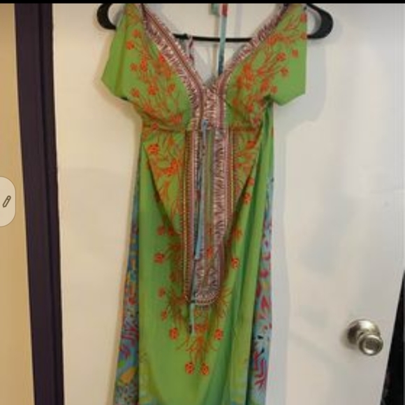 Dress - Picture 4 of 4